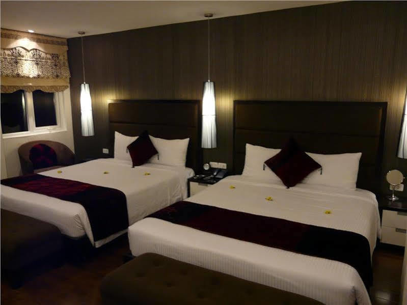 Hotel Orchid Kochi Eksteriør bilde
